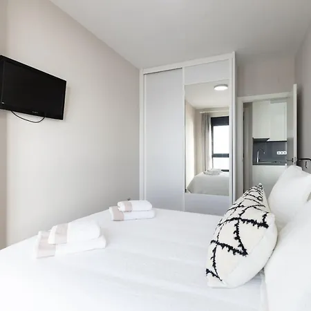 Modern And Chic Over The Sea Daire *